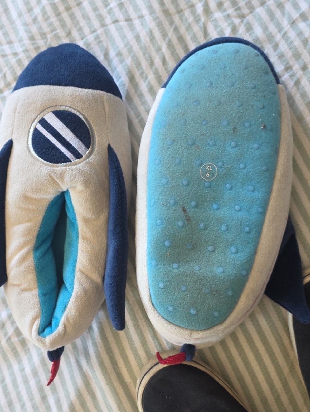 Kids Plush Shark Slippers - Blue and White - Picture 10 of 10